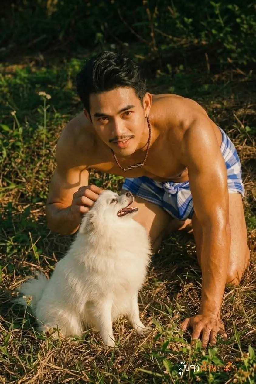 ผู้บ่าวผ้าขาวม้า