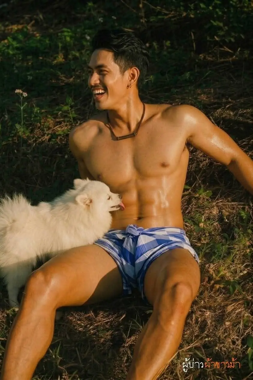 ผู้บ่าวผ้าขาวม้า