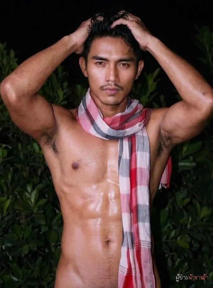 ผู้บ่าวผ้าขาวม้า