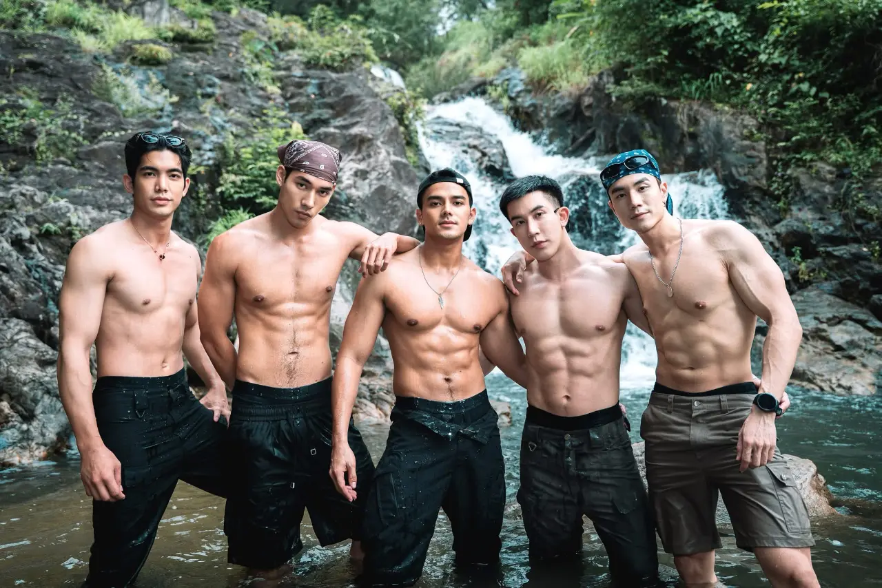 ถอดโชว์เรือนร่าง 2979