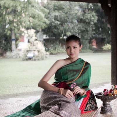 Lady in Lanna Traditional Dress 🇹🇭