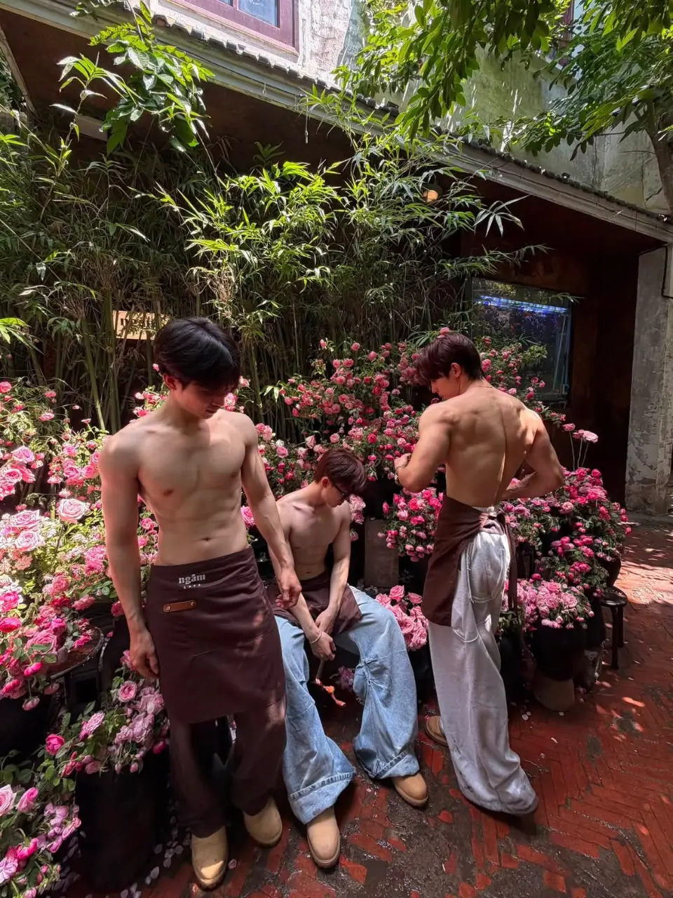 ถอดโชว์เรือนร่าง 2980