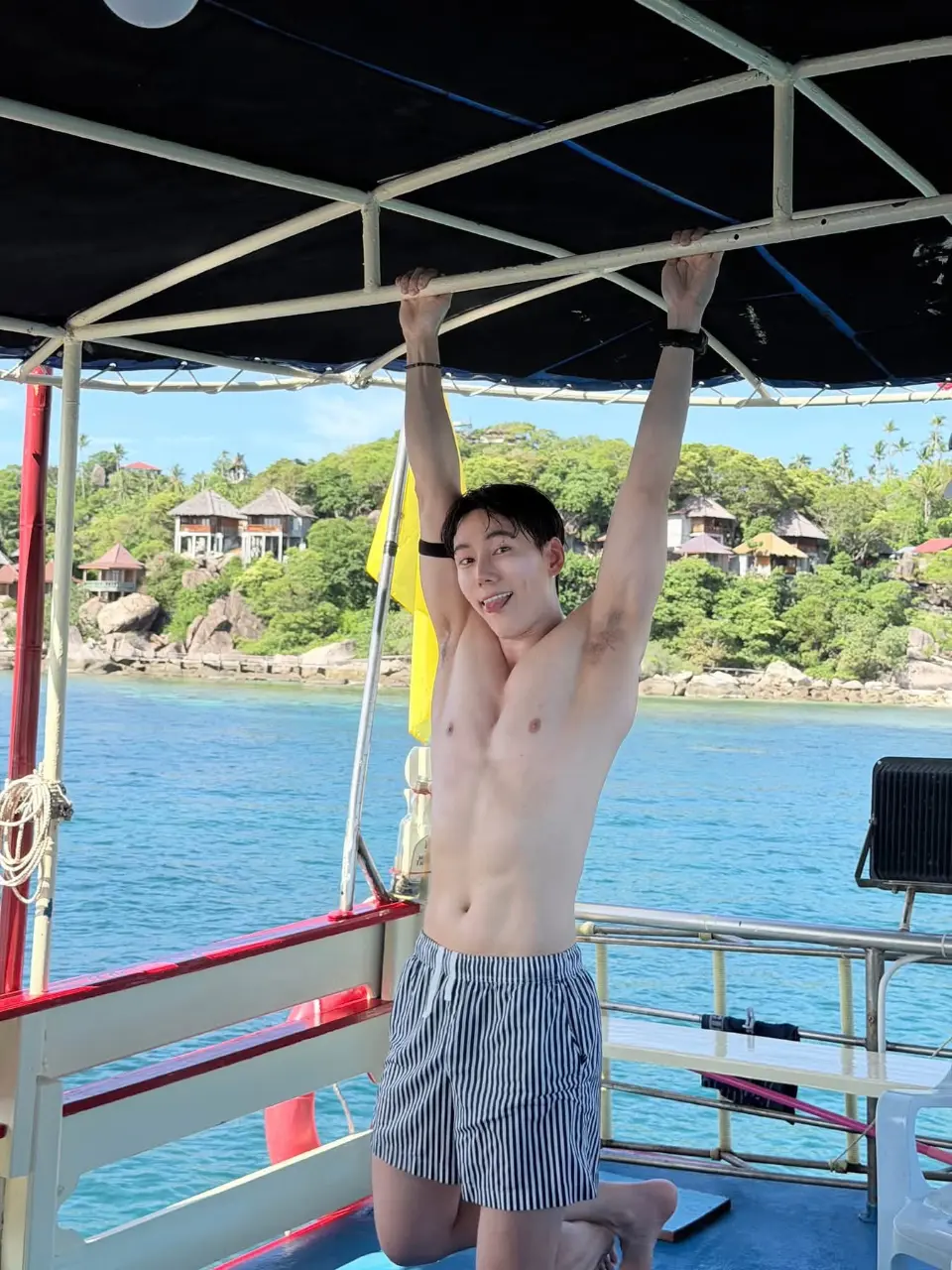 ถอดโชว์เรือนร่าง 2980