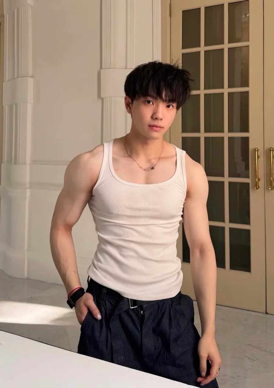 ถอดโชว์เรือนร่าง 2980