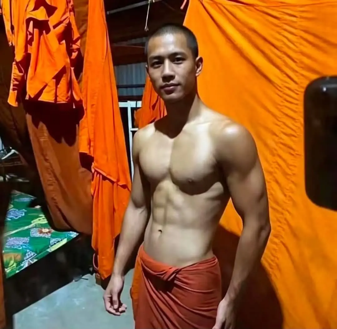 ถอดโชว์เรือนร่าง 2981