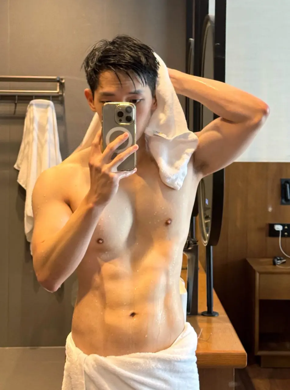 ถอดโชว์เรือนร่าง 2981