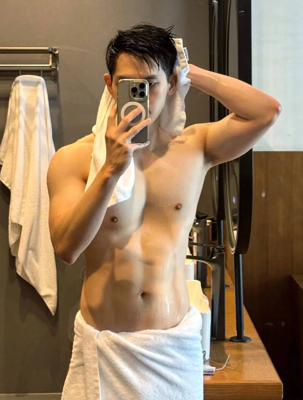 ถอดโชว์เรือนร่าง 2981
