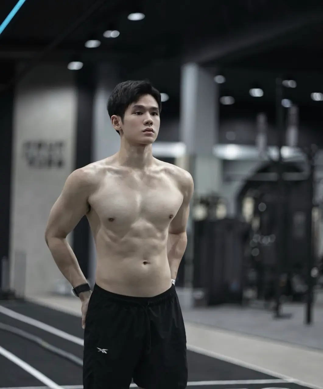 ถอดโชว์เรือนร่าง 2981