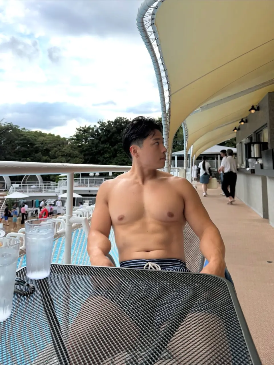 ถอดโชว์เรือนร่าง 2981