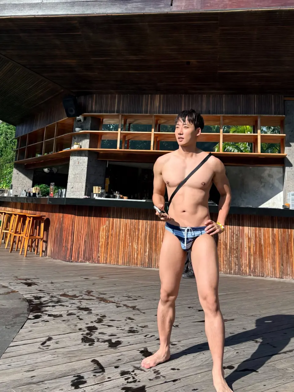 ถอดโชว์เรือนร่าง 2983