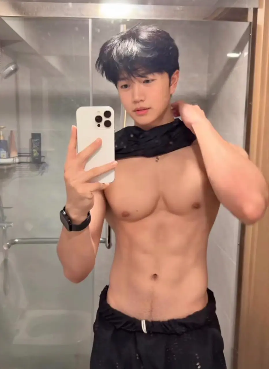ถอดโชว์เรือนร่าง 2983