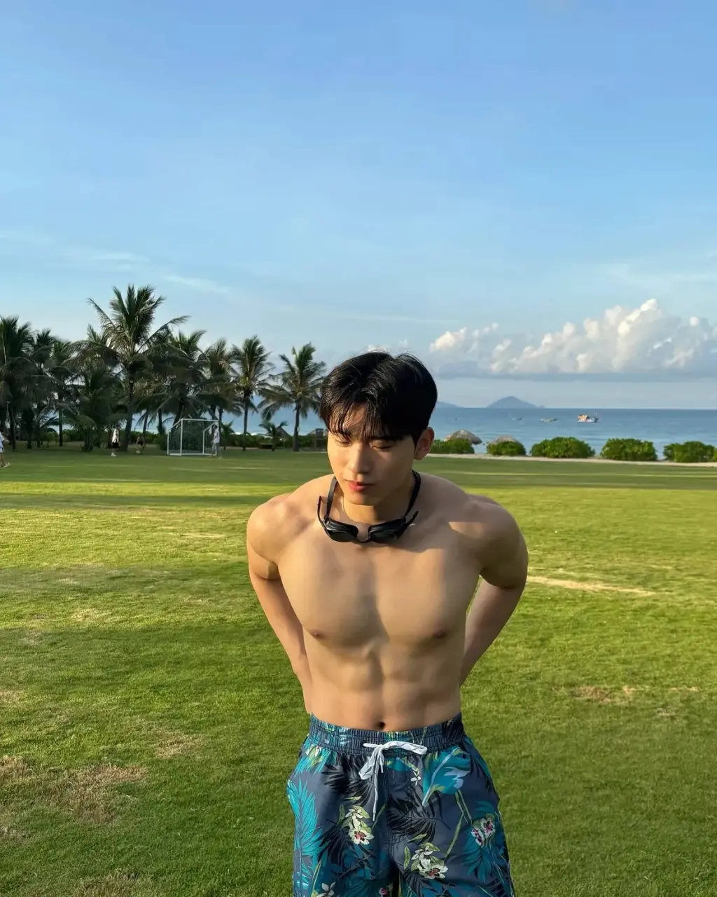ถอดโชว์เรือนร่าง 2983