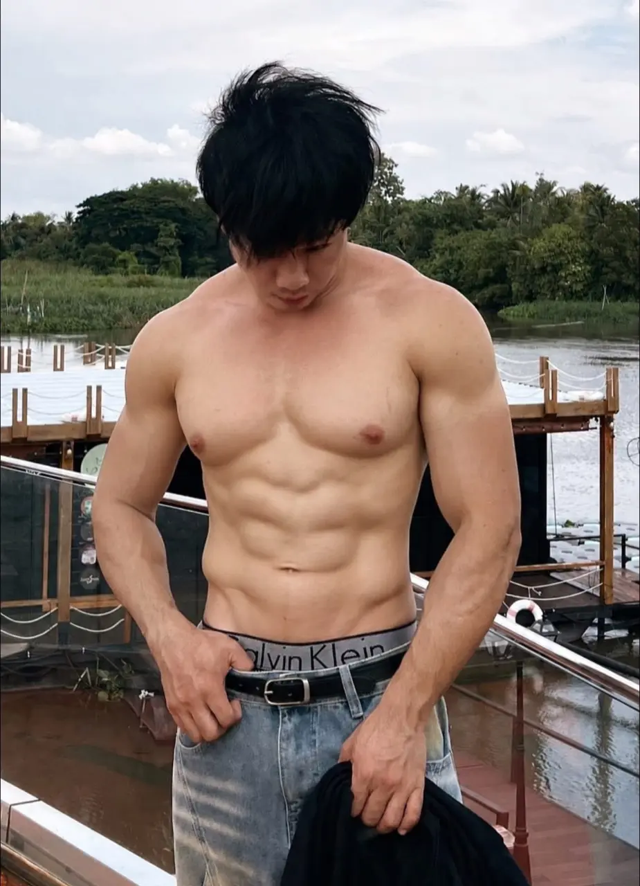ถอดโชว์เรือนร่าง 2984