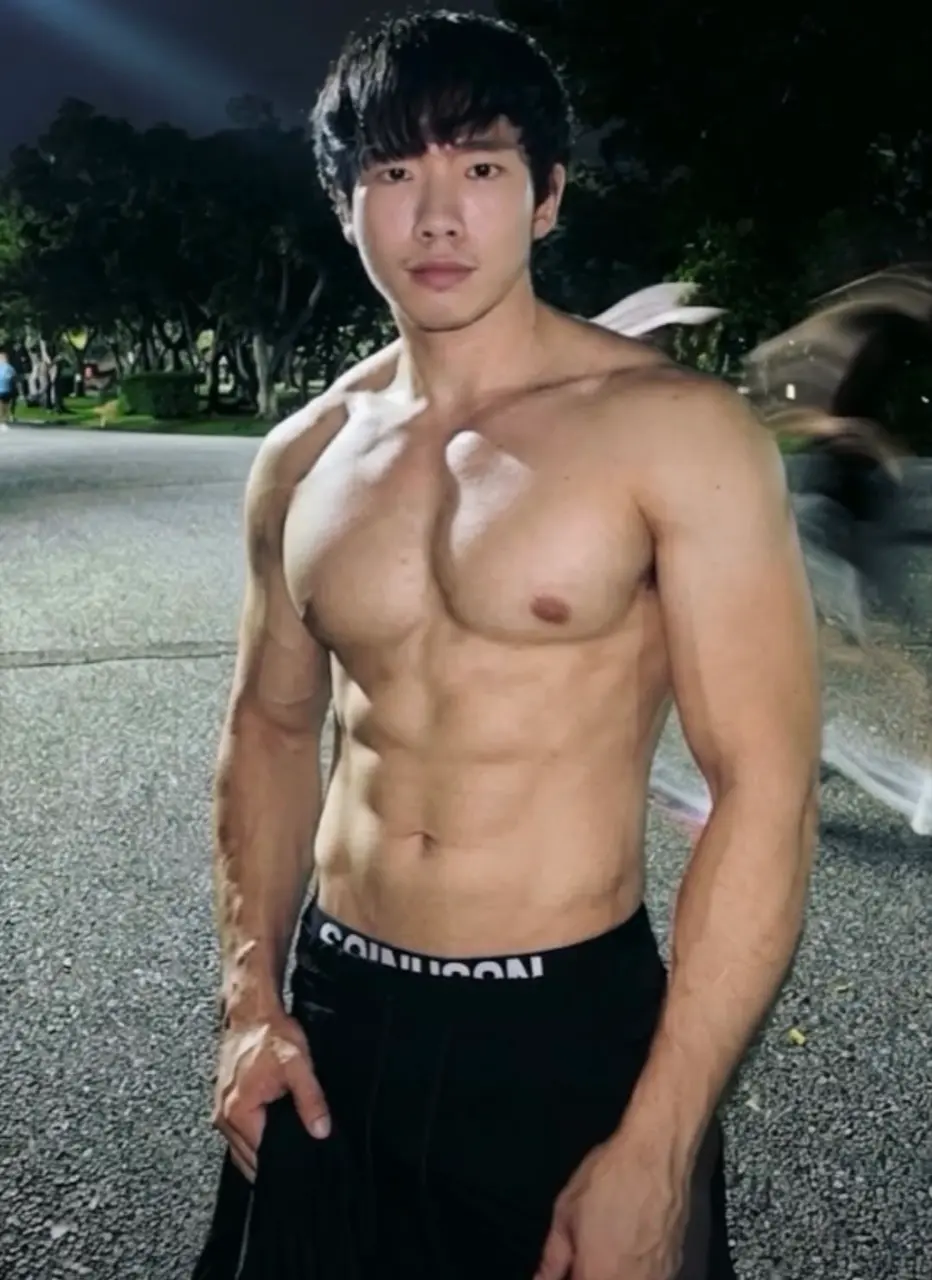 ถอดโชว์เรือนร่าง 2984