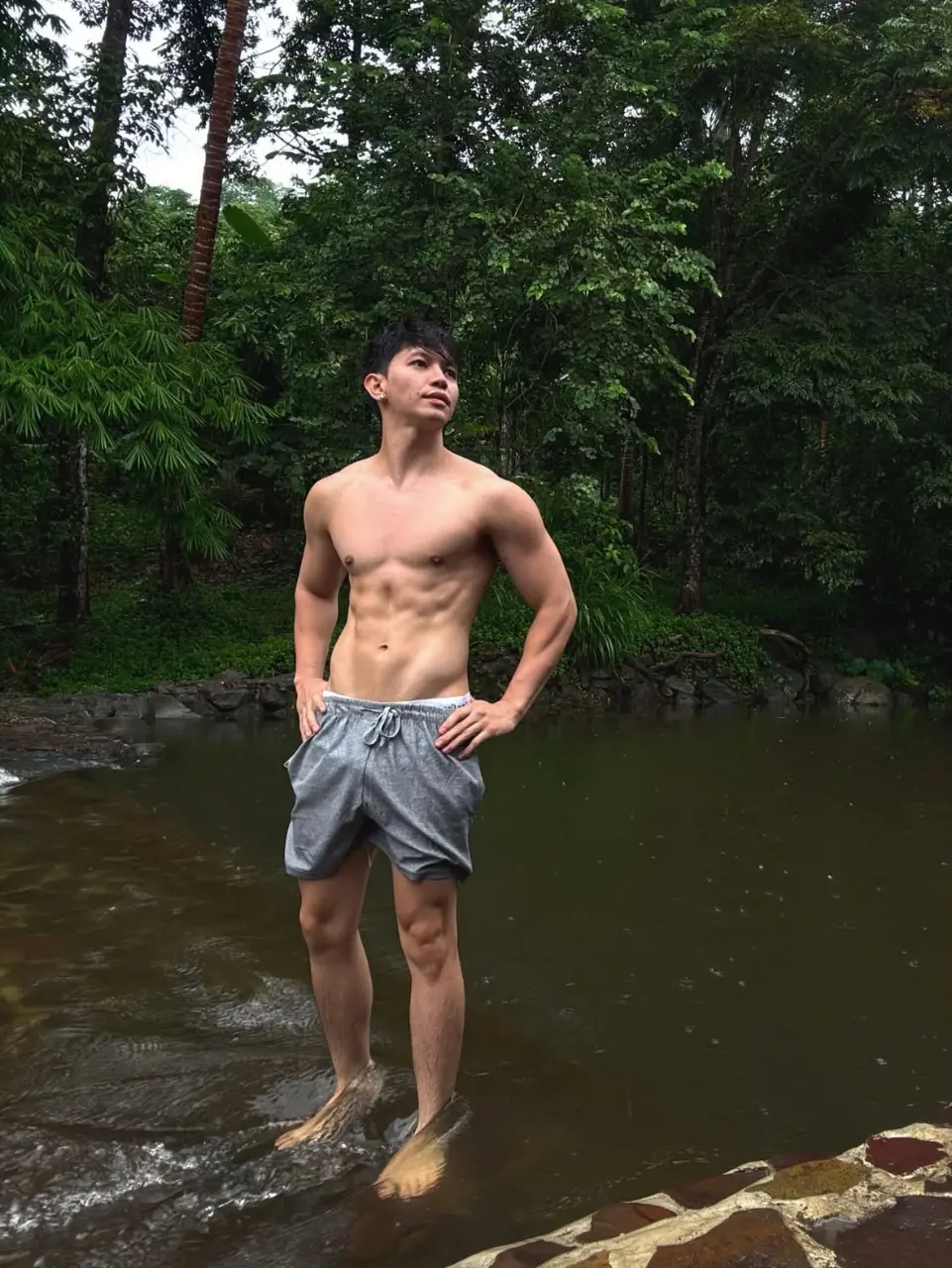 ถอดโชว์เรือนร่าง 2985