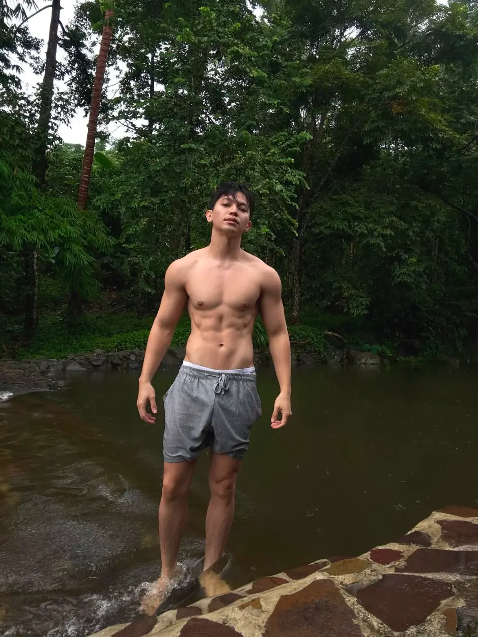 ถอดโชว์เรือนร่าง 2985