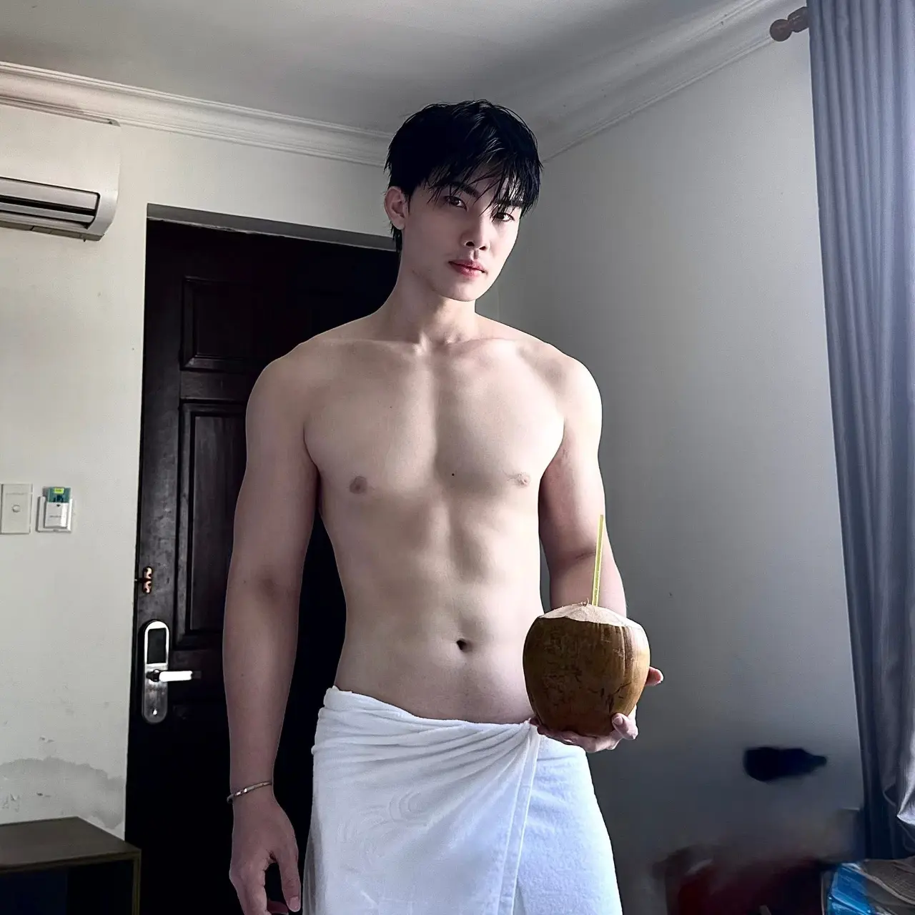 ถอดโชว์เรือนร่าง 2985