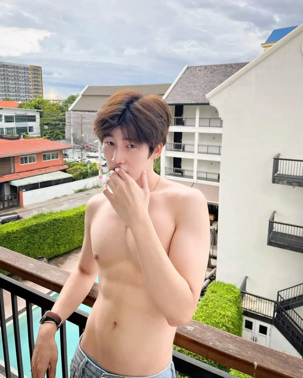 ถอดโชว์เรือนร่าง 2986