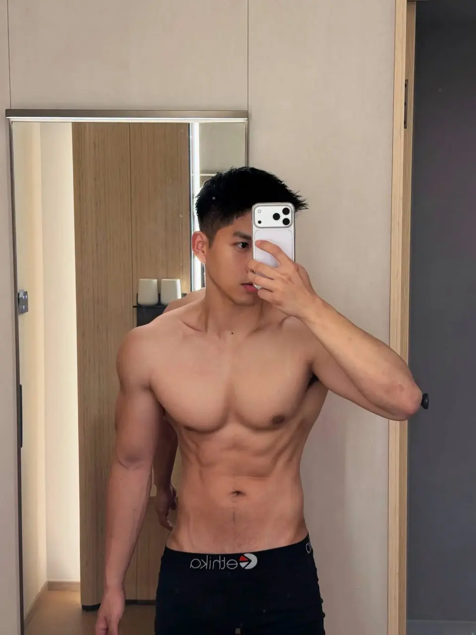 ถอดโชว์เรือนร่าง 2987
