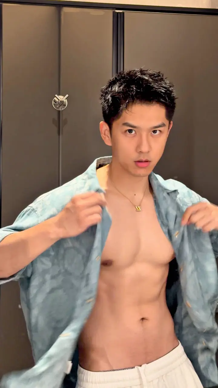 ถอดโชว์เรือนร่าง 2987