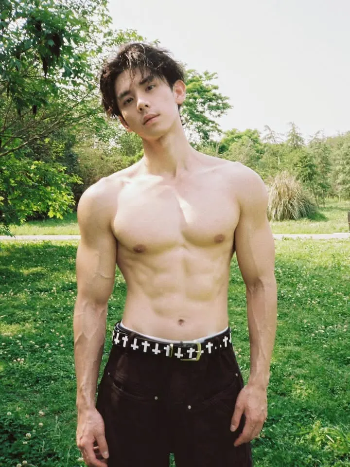 ถอดโชว์เรือนร่าง 2988