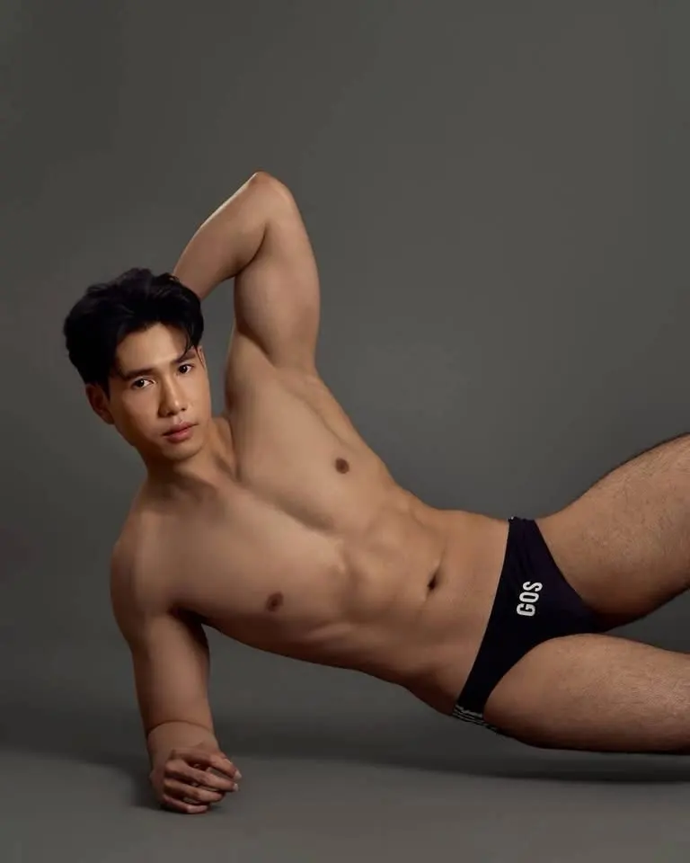 ถอดโชว์เรือนร่าง 2988