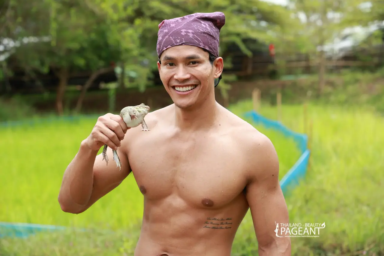 ถอดโชว์เรือนร่าง 2988