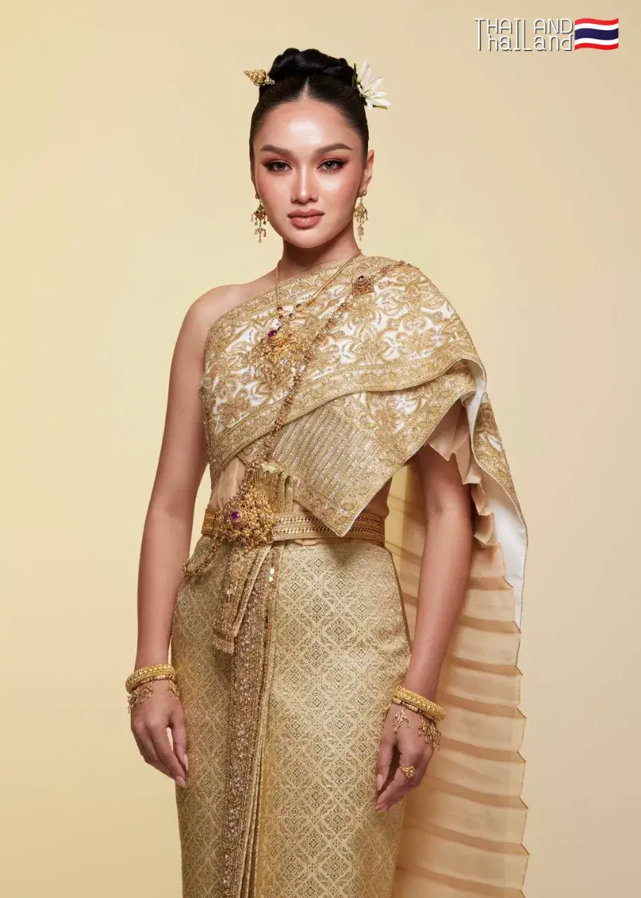 THAILAND 🇹🇭 | THAI CHAKRAPAT DRESS:ชุดไทยจักรพรรดิ