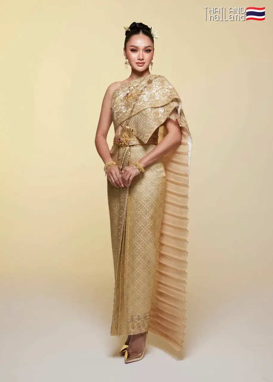 THAILAND 🇹🇭 | THAI CHAKRAPAT DRESS:ชุดไทยจักรพรรดิ