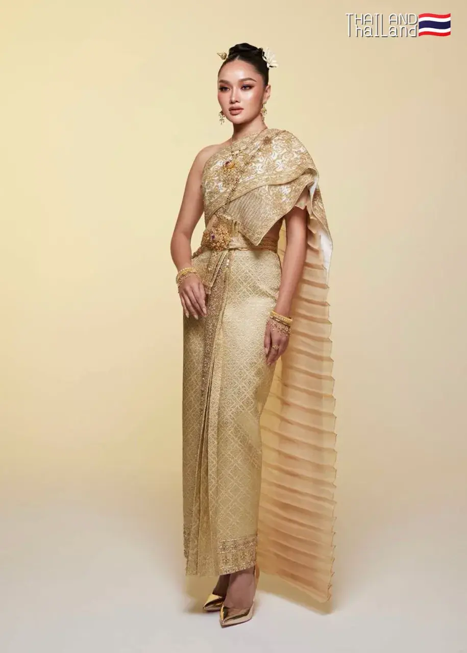 THAILAND 🇹🇭 | THAI CHAKRAPAT DRESS:ชุดไทยจักรพรรดิ