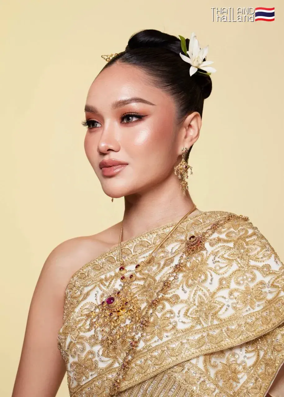 THAILAND 🇹🇭 | THAI CHAKRAPAT DRESS:ชุดไทยจักรพรรดิ