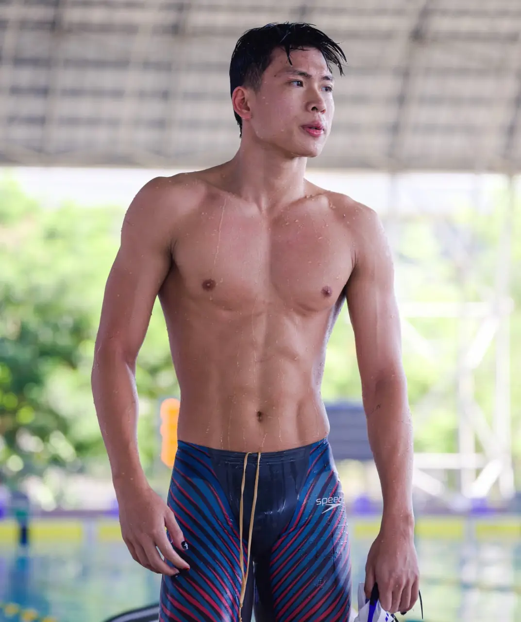 ถอดโชว์เรือนร่าง 2990