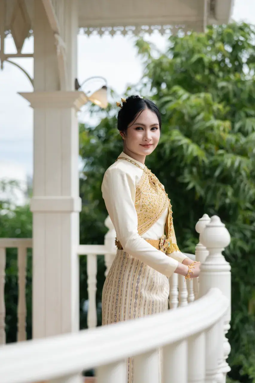 THAILAND 🇹🇭 | I-San Wedding Dress: ชุดแต่งงานอีสาน 🌷