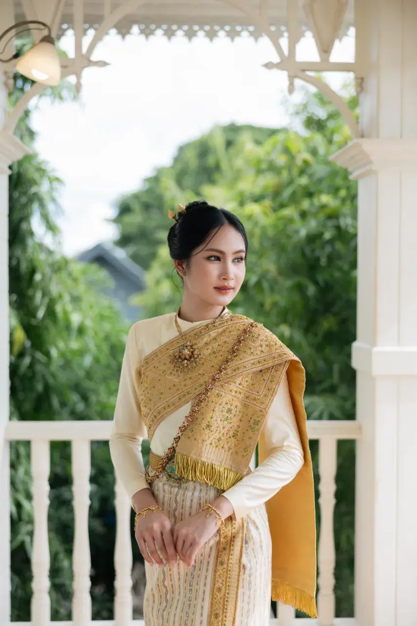 THAILAND 🇹🇭 | I-San Wedding Dress: ชุดแต่งงานอีสาน 🌷