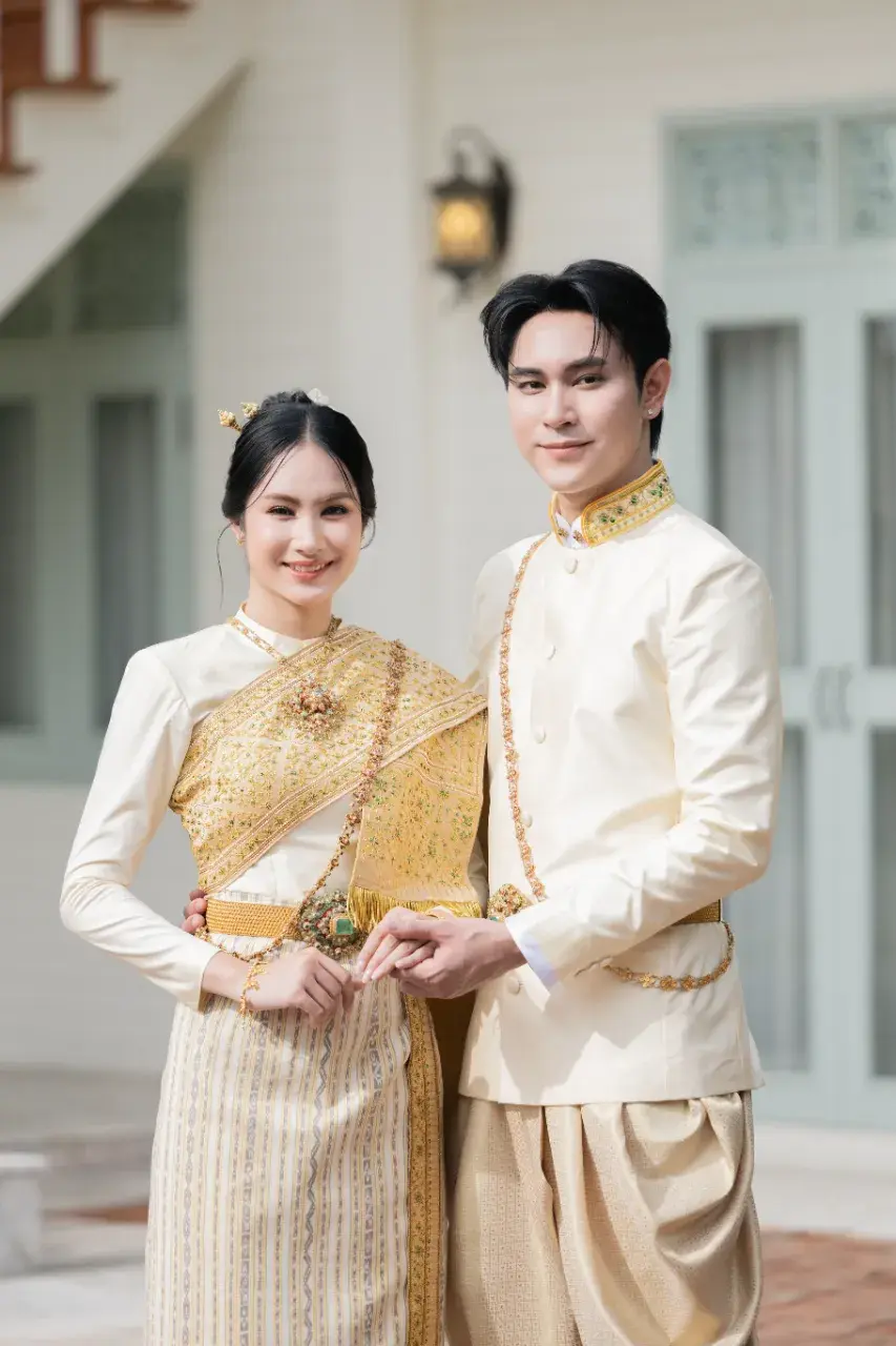 THAILAND 🇹🇭 | I-San Wedding Dress: ชุดแต่งงานอีสาน 🌷
