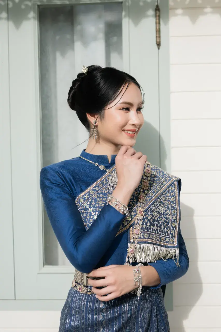 THAILAND 🇹🇭 | I-San Wedding Dress: ชุดแต่งงานอีสาน 🌷