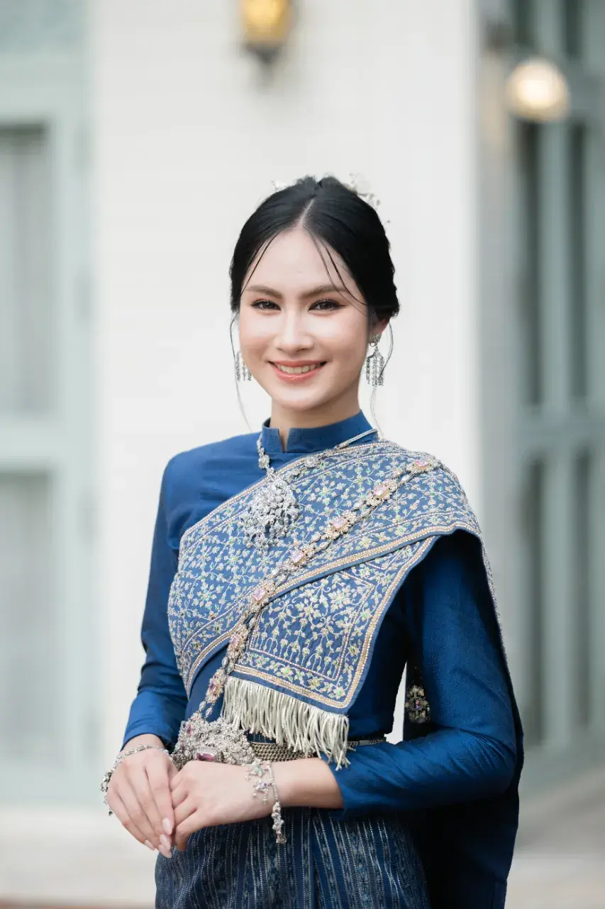 THAILAND 🇹🇭 | I-San Wedding Dress: ชุดแต่งงานอีสาน 🌷