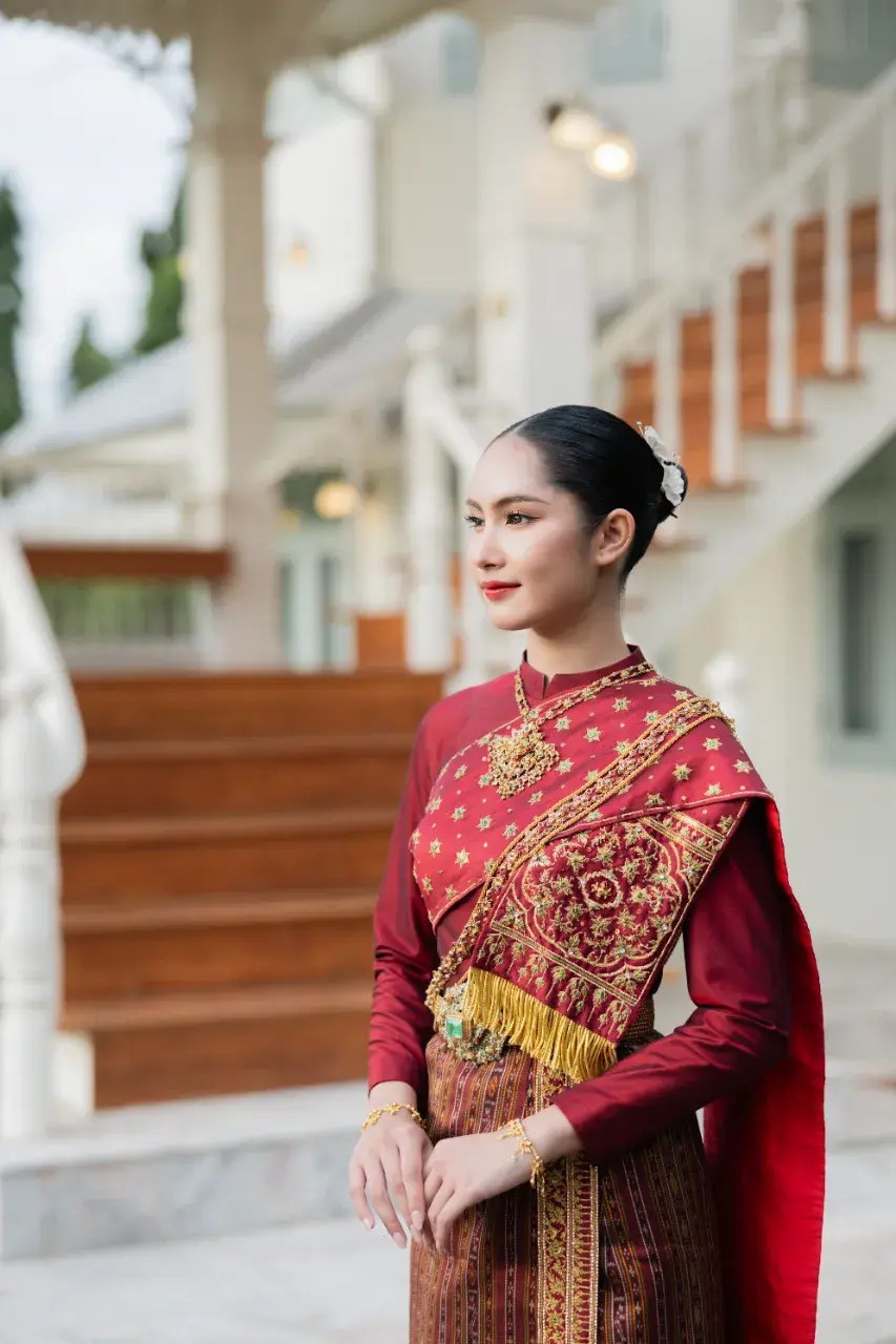 THAILAND 🇹🇭 | I-San Wedding Dress: ชุดแต่งงานอีสาน 🌷