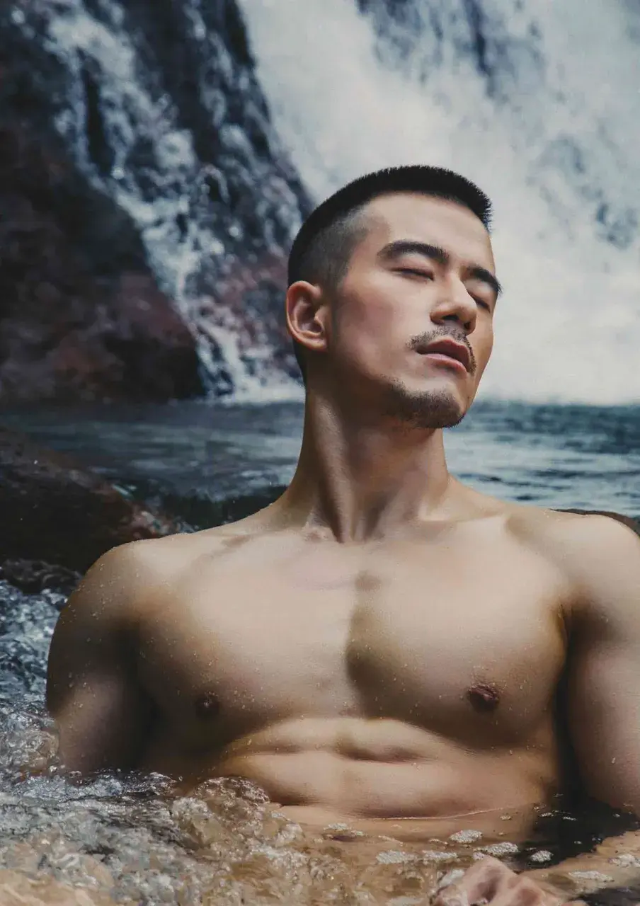 clipgayasian.com - 紀律 PHOTOBOOK 紀言愷首本個人寫真