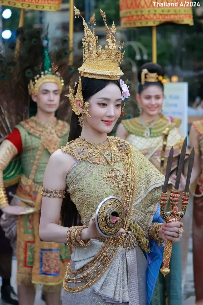 Minnie as Mahothorn Devi 🇹🇭