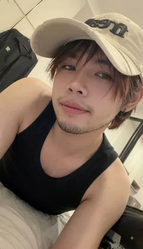 รูปของ อาโว ตฤณณภพ - Ahvo Trinnaphob