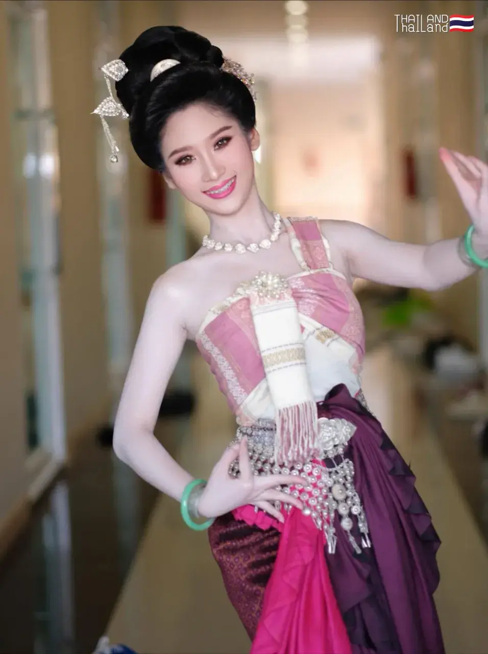 THAILAND 🇹🇭 | Nang Hai - Mak Kap Kaep: Isan Dance