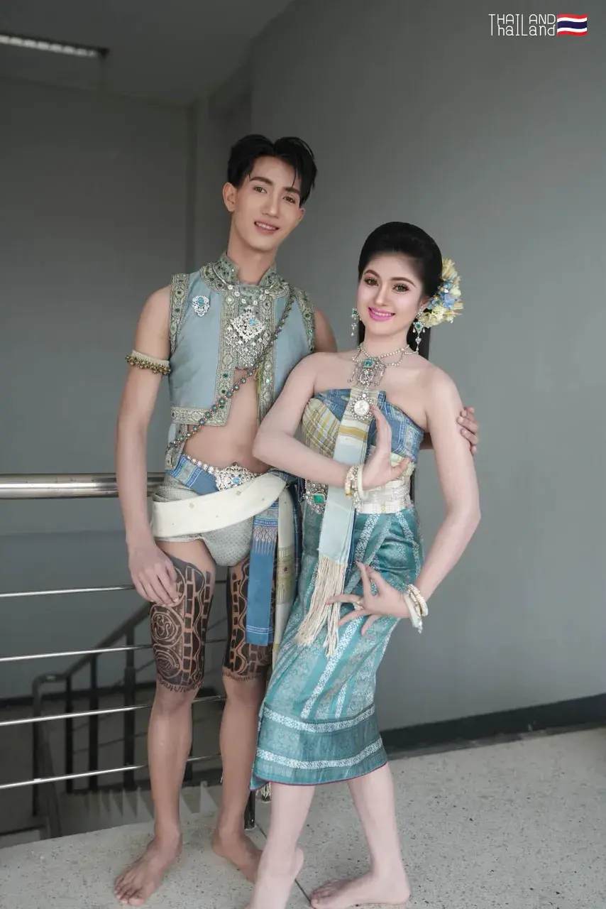 THAILAND 🇹🇭 | Nang Hai - Mak Kap Kaep: Isan Dance