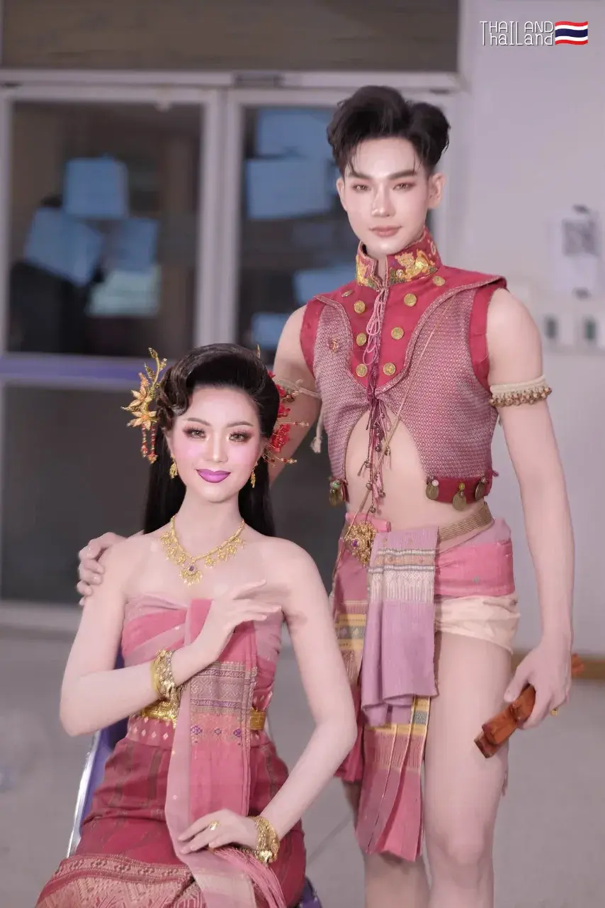 THAILAND 🇹🇭 | Nang Hai - Mak Kap Kaep: Isan Dance