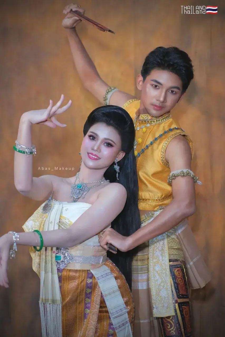 THAILAND 🇹🇭 | Nang Hai - Mak Kap Kaep: Isan Dance