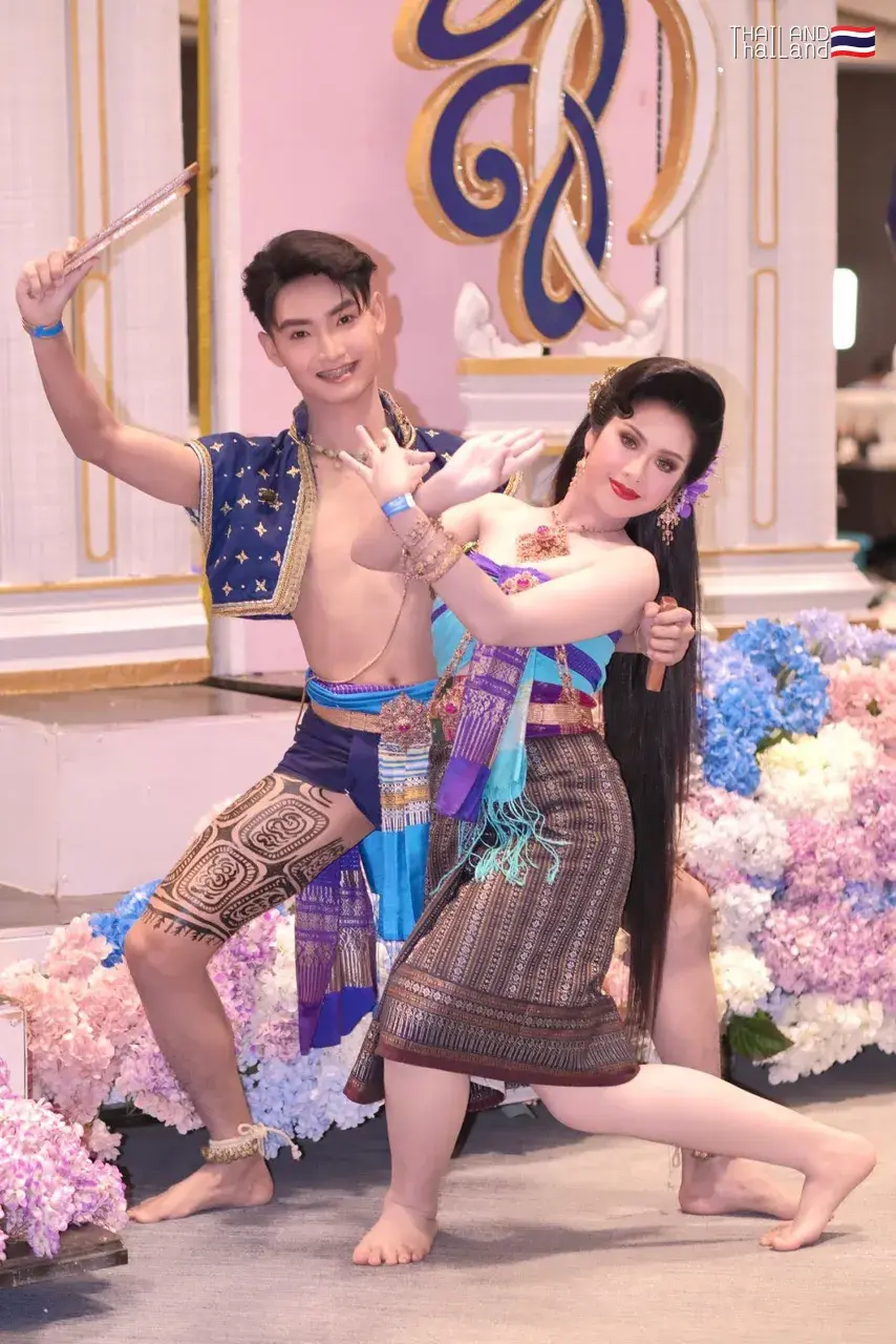 THAILAND 🇹🇭 | Nang Hai - Mak Kap Kaep: Isan Dance