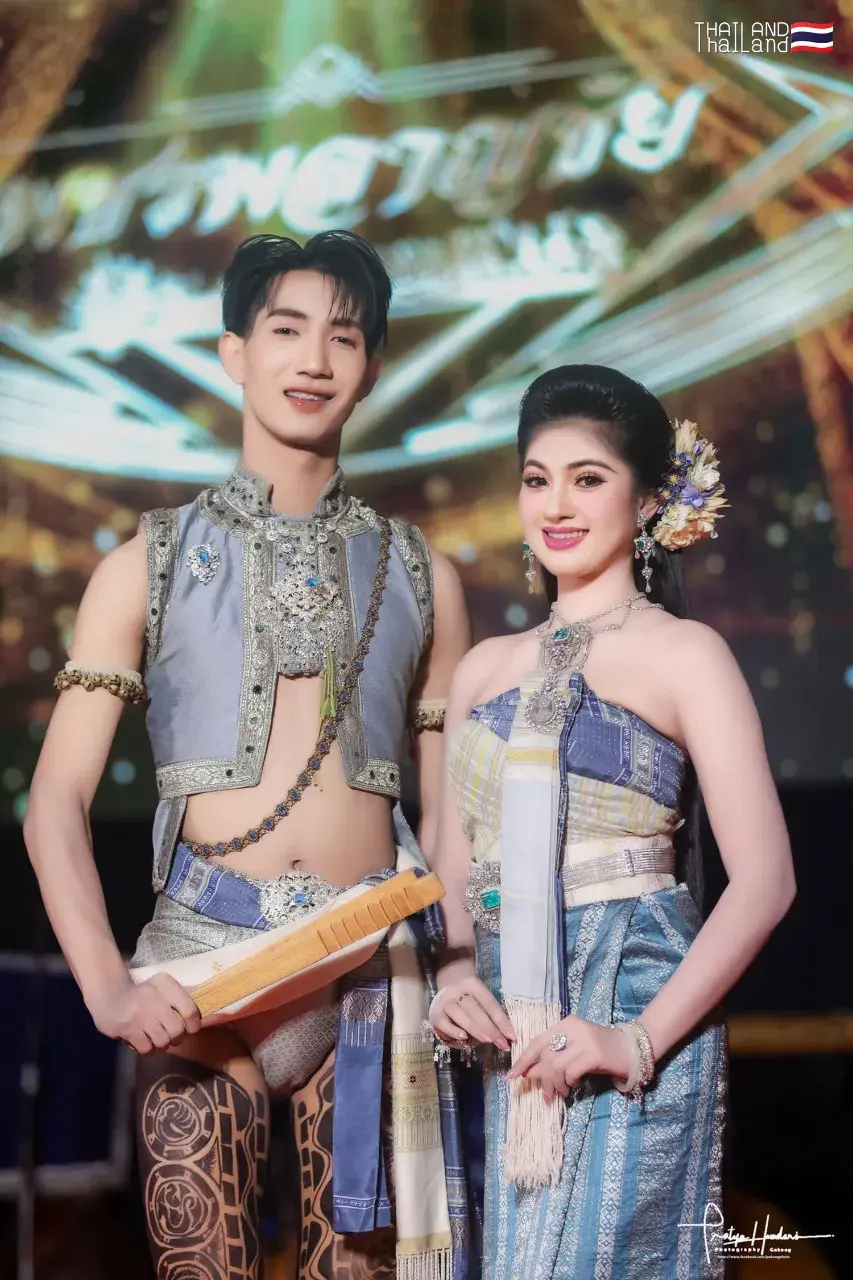 THAILAND 🇹🇭 | Nang Hai - Mak Kap Kaep: Isan Dance