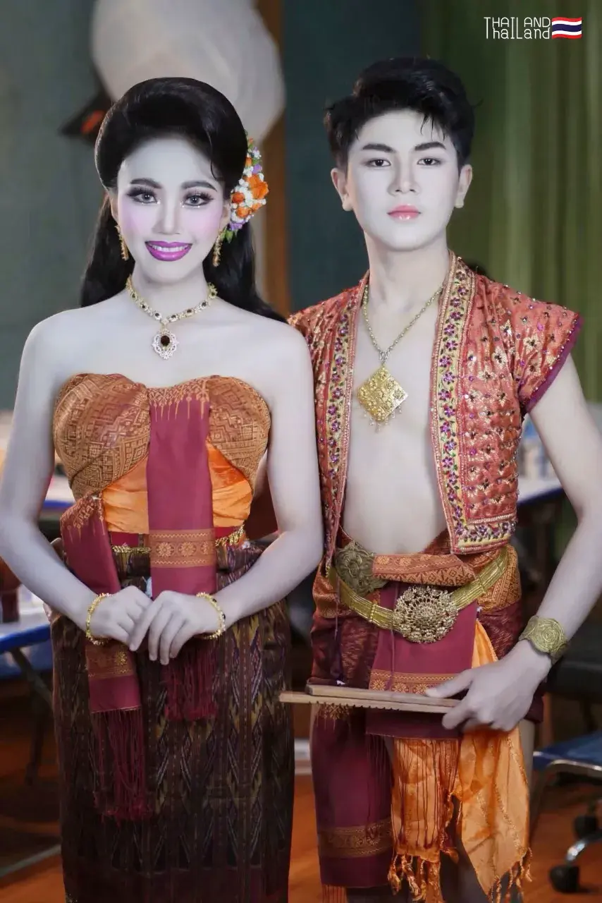 THAILAND 🇹🇭 | Nang Hai - Mak Kap Kaep: Isan Dance
