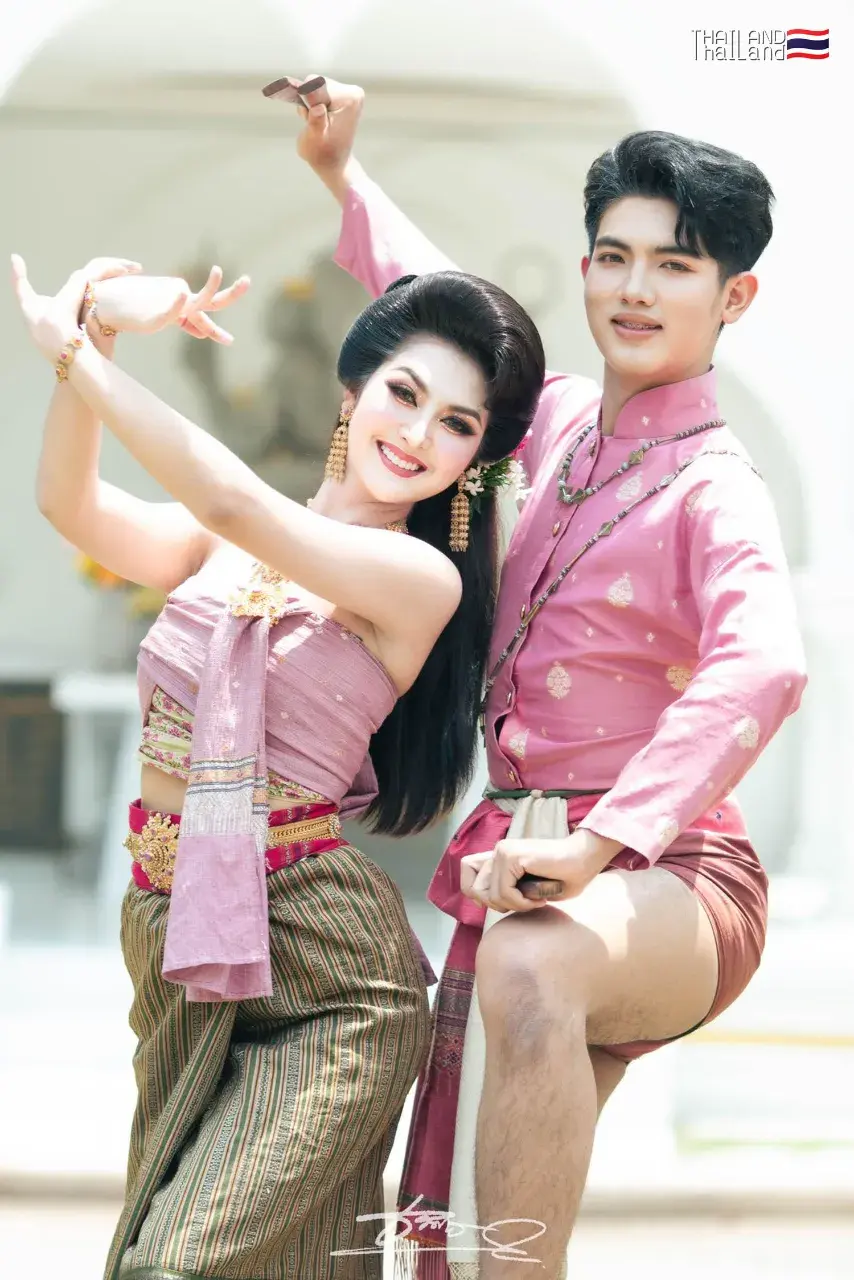 THAILAND 🇹🇭 | Nang Hai - Mak Kap Kaep: Isan Dance