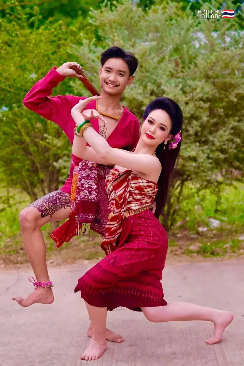 THAILAND 🇹🇭 | Nang Hai - Mak Kap Kaep: Isan Dance